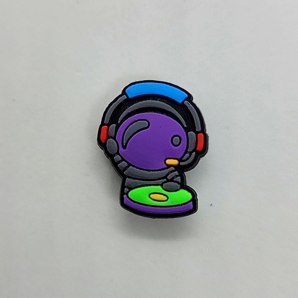 🎈5/$10🎈 PATCHES..CROC CHARMS.. astronaut..